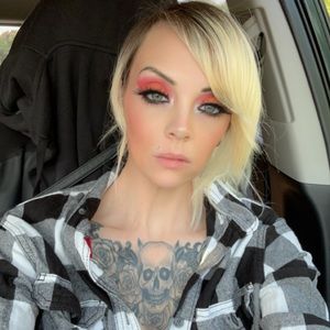 Meet your Posher, Crystal